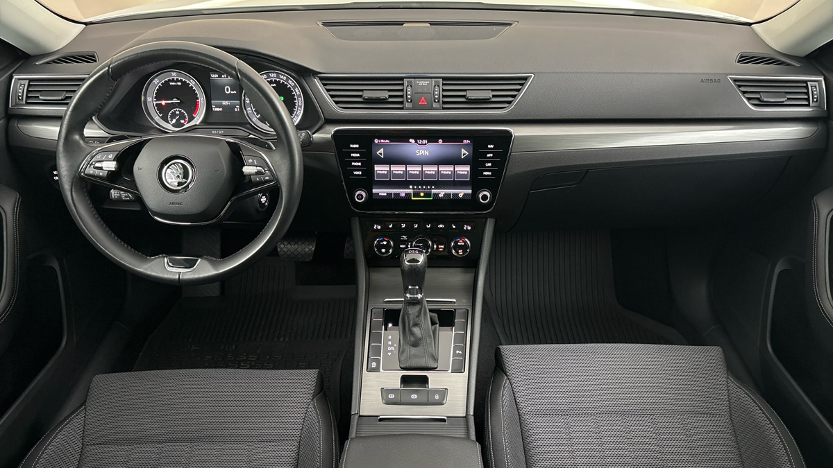 Škoda Superb - 8