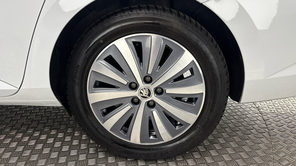 Škoda Superb - 19