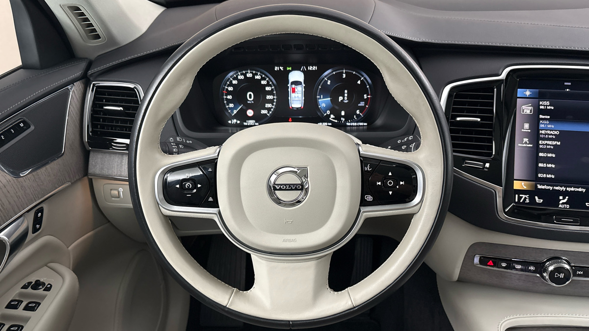 Volvo XC90 - 9