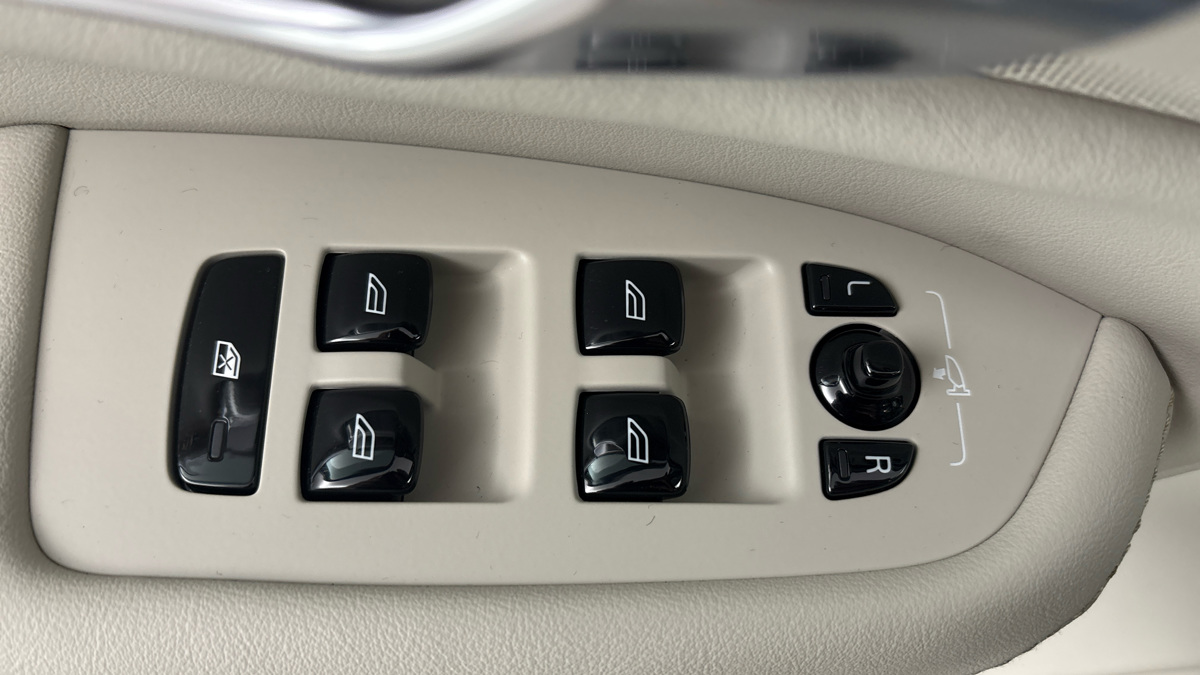 Volvo XC90 - 25