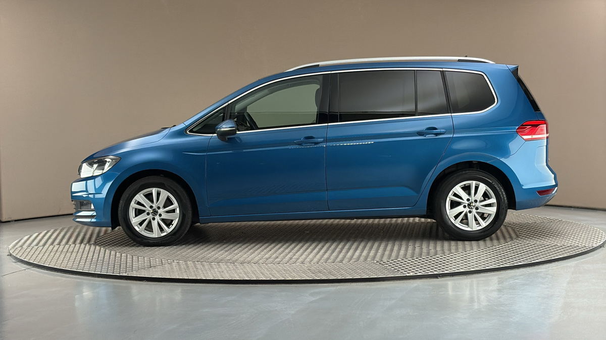 Volkswagen Touran - 4