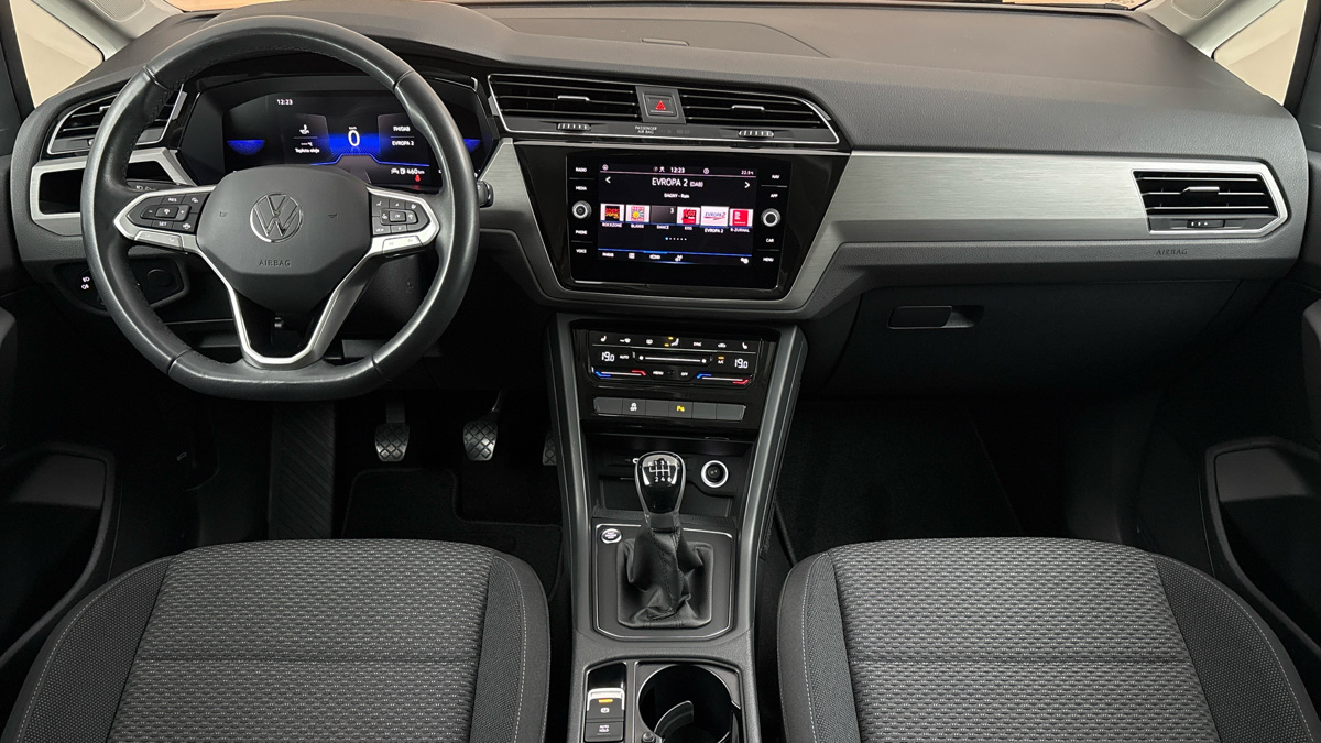 Volkswagen Touran - 8