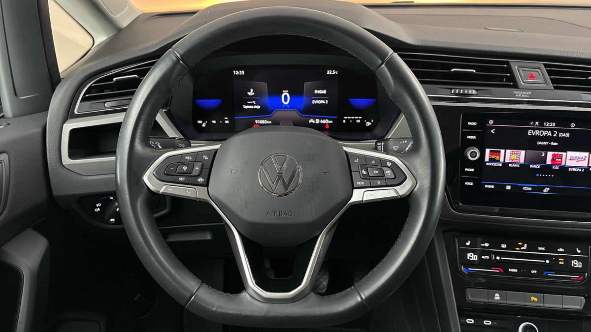 Volkswagen Touran - 9