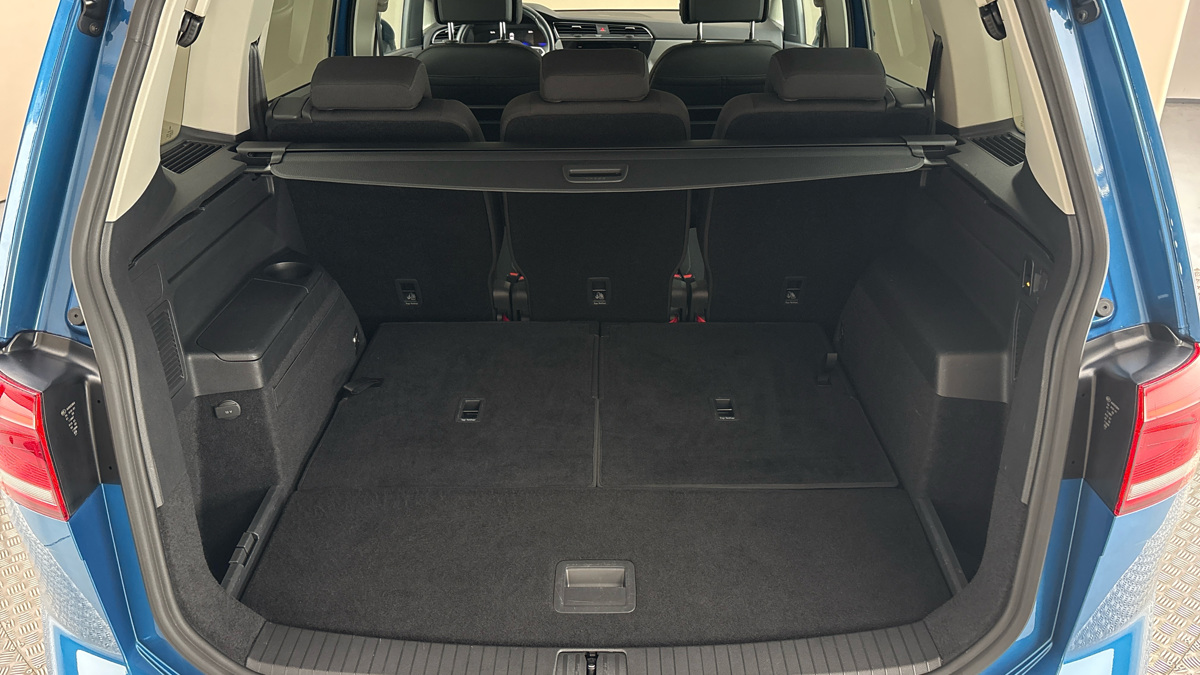 Volkswagen Touran - 17