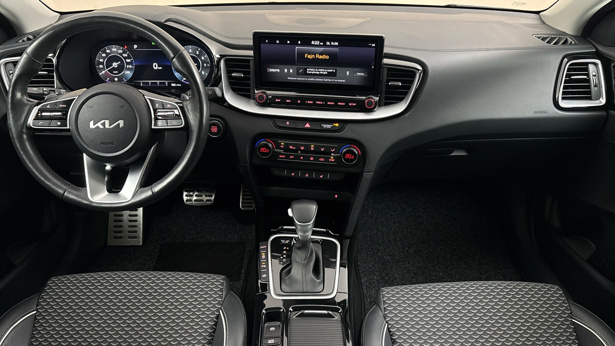 Kia Ceed - 8