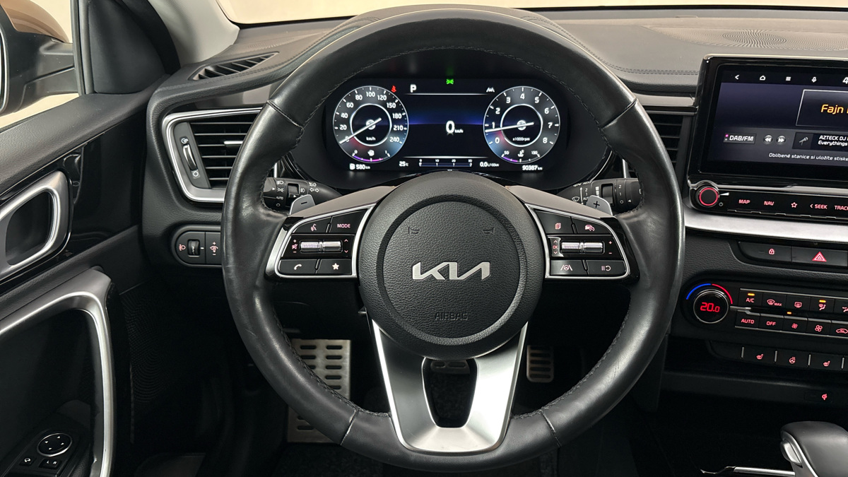 Kia Ceed - 9