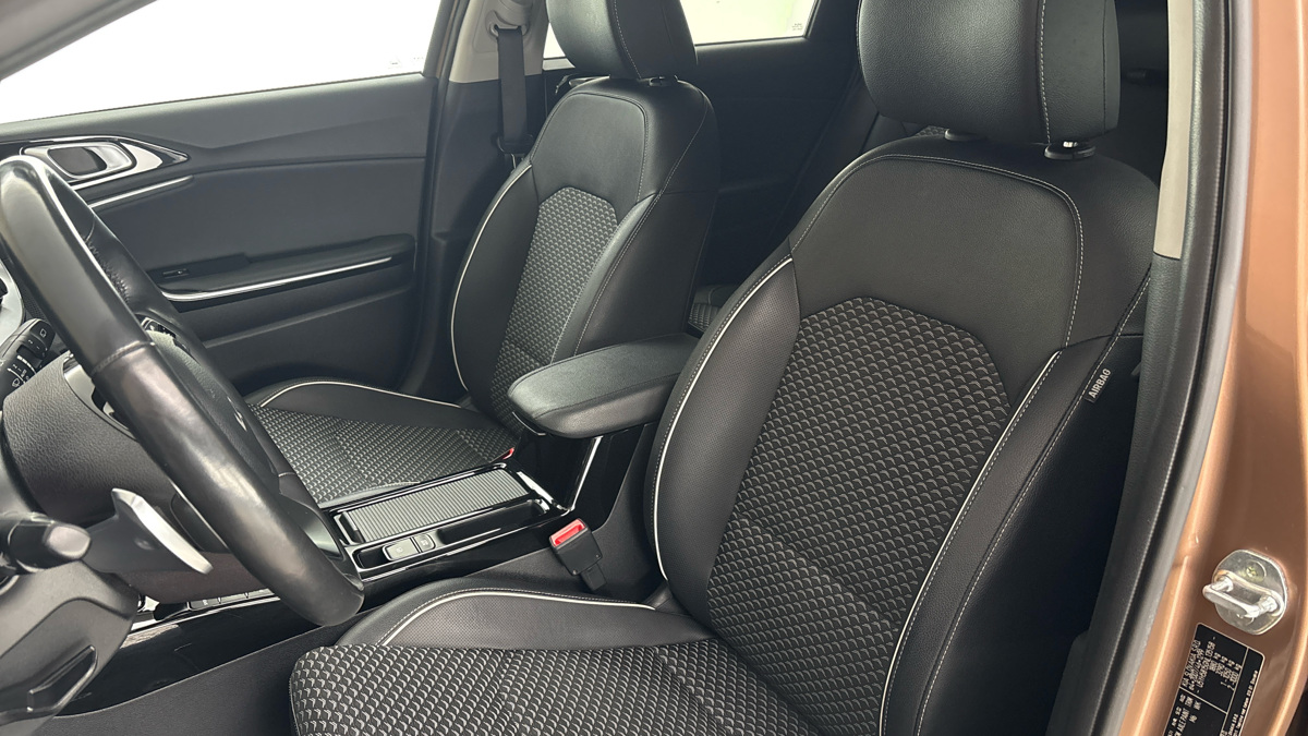 Kia Ceed - 15