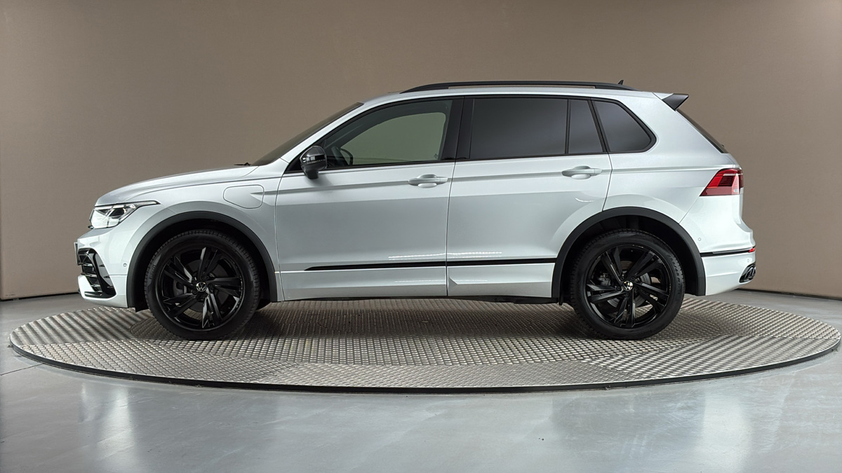 Volkswagen Tiguan - 4