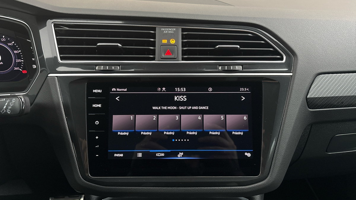 Volkswagen Tiguan - 11
