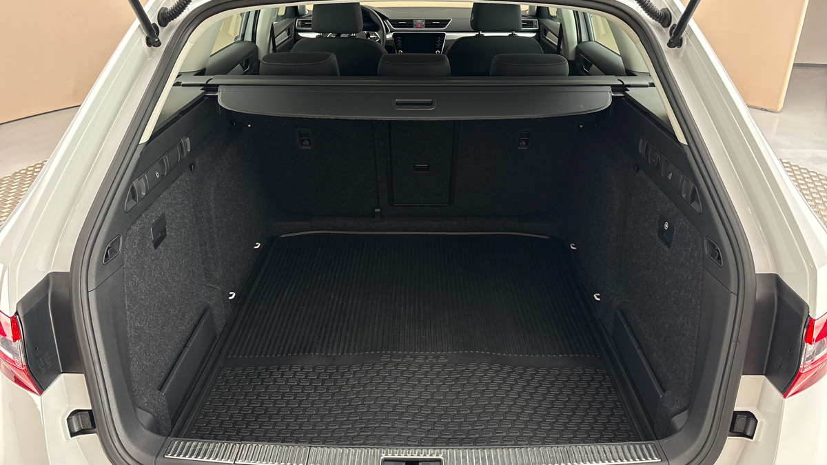 Škoda Superb - 17