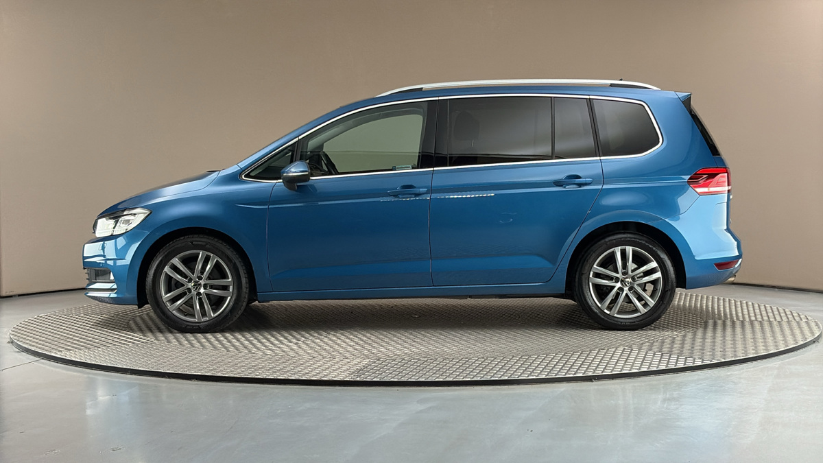 Volkswagen Touran - 4