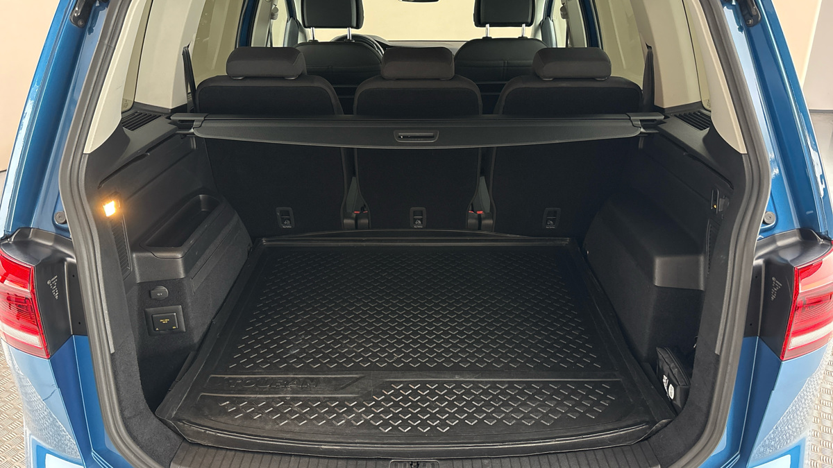 Volkswagen Touran - 17