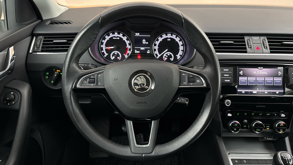 Škoda Octavia - 9
