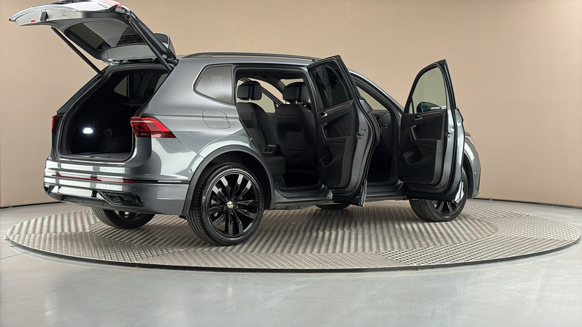 Volkswagen Tiguan Allspace - 6