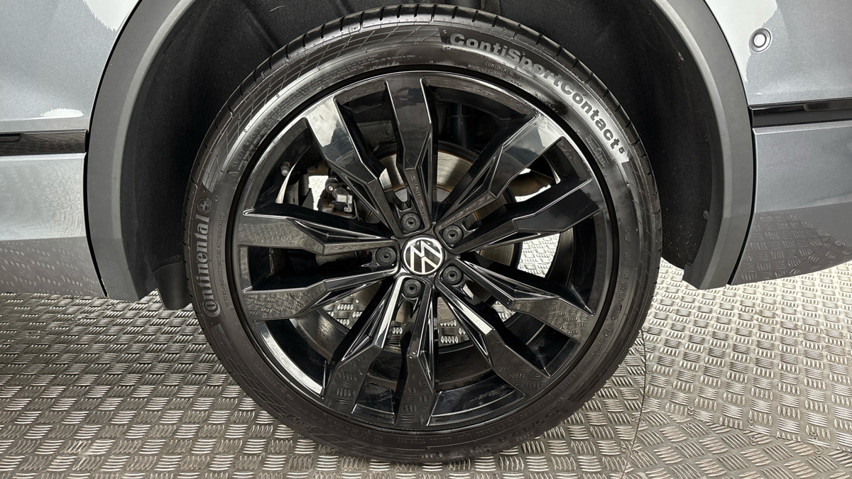 Volkswagen Tiguan Allspace - 19