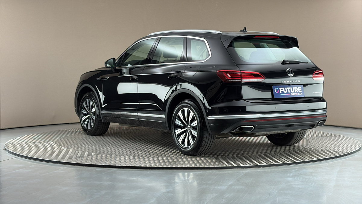 Volkswagen Touareg - 2