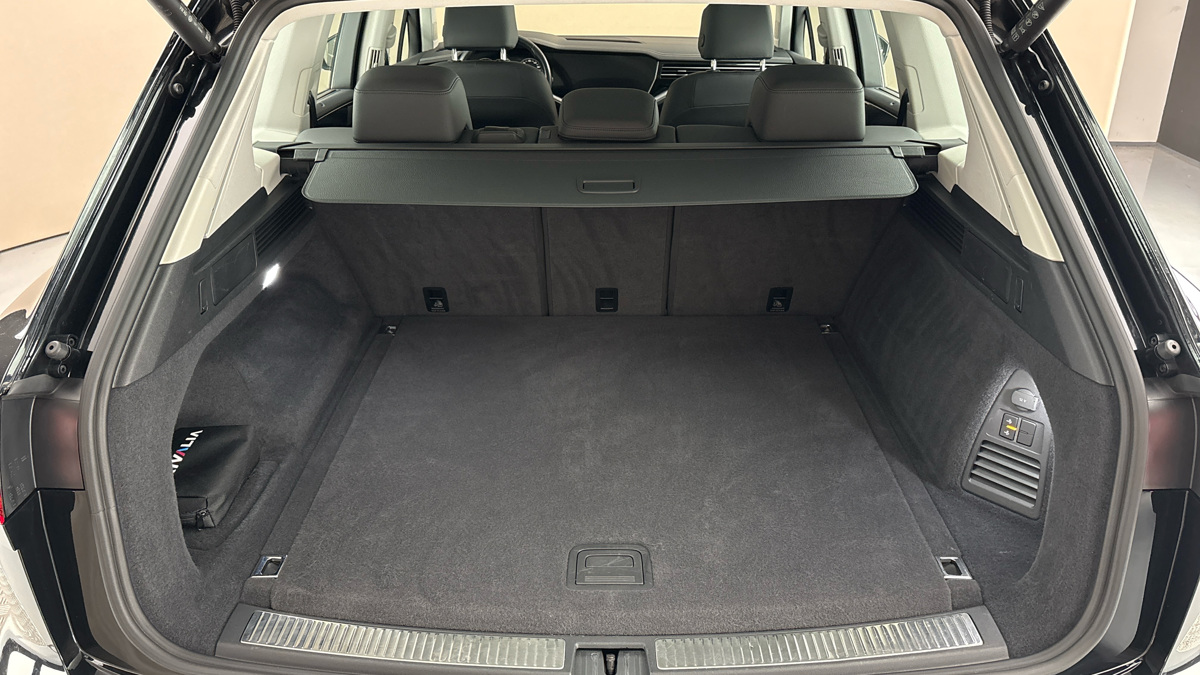 Volkswagen Touareg - 16