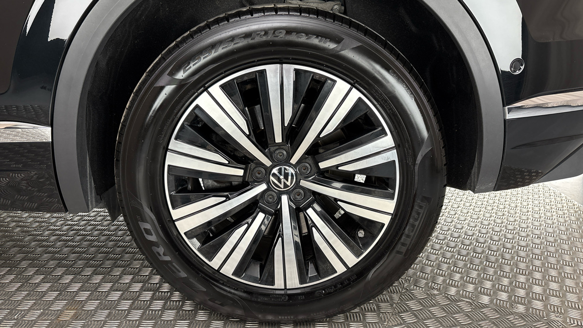 Volkswagen Touareg - 18