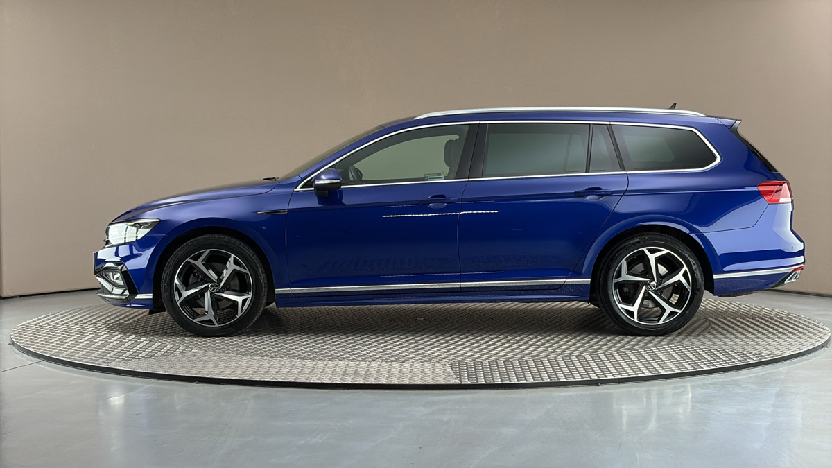 Volkswagen Passat - 4