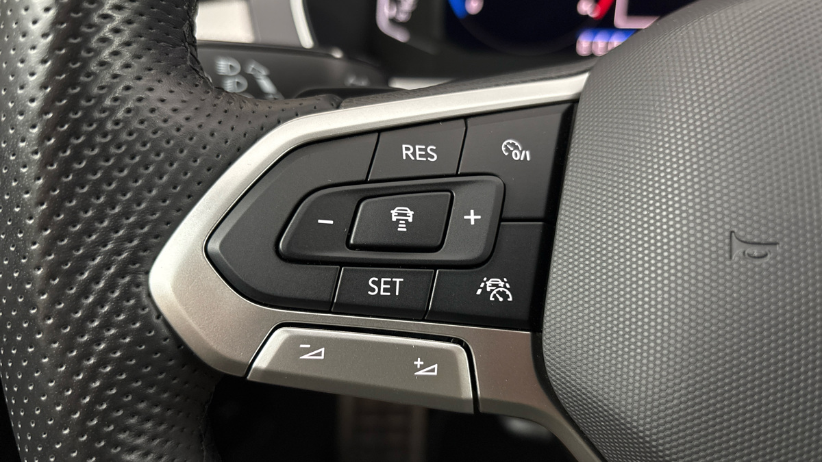 Volkswagen Passat - 14