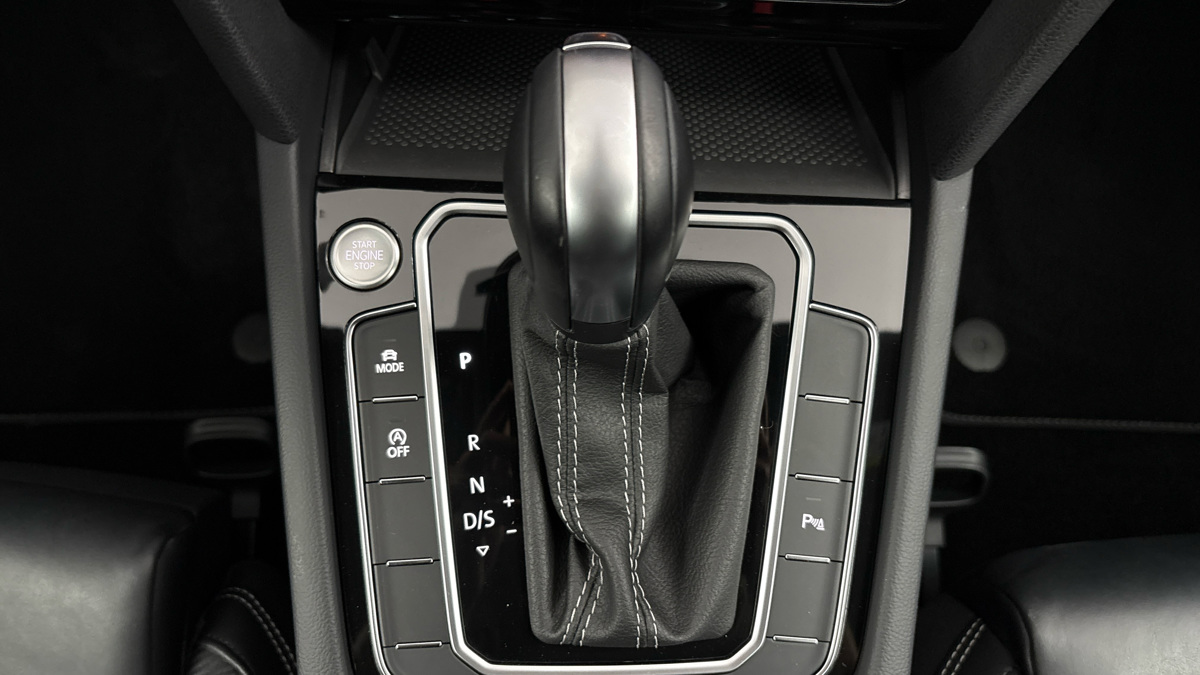 Volkswagen Passat - 25