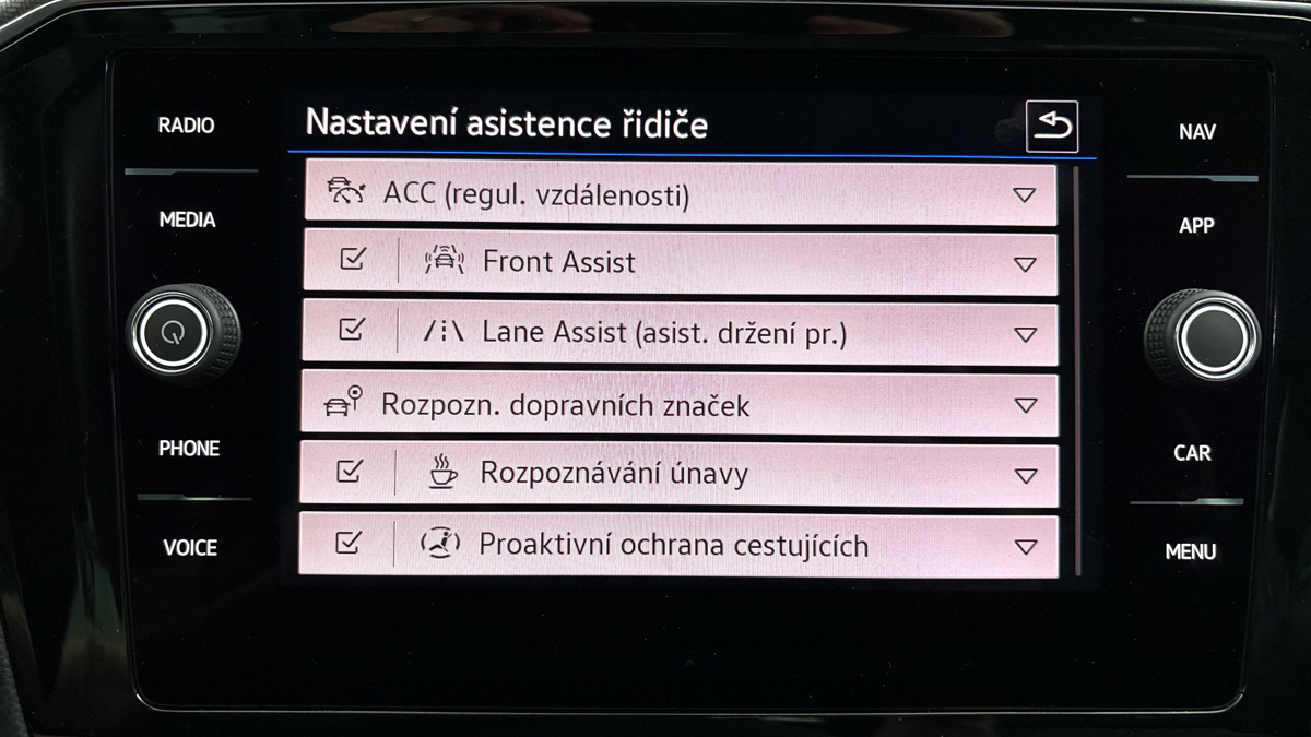 Volkswagen Passat - 26