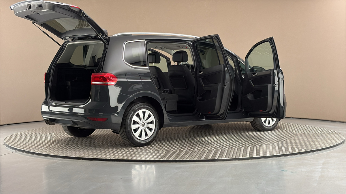 Volkswagen Touran - 6