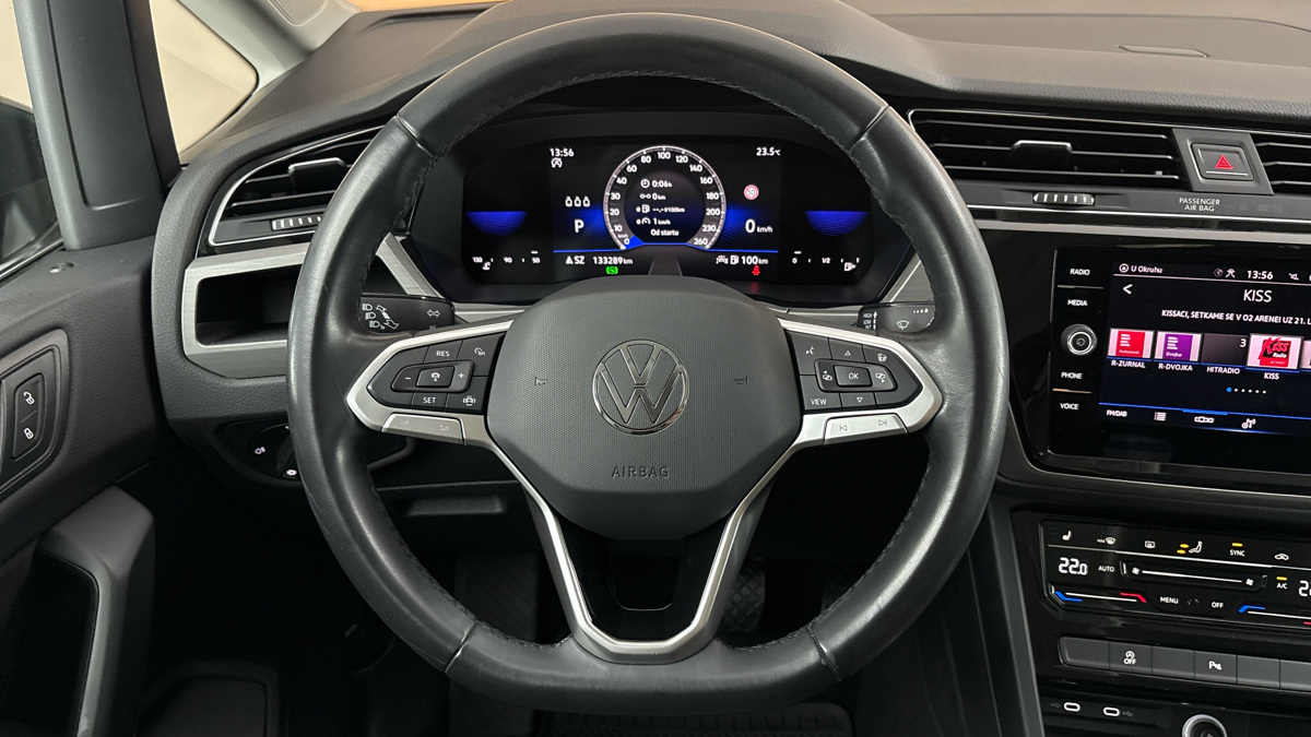 Volkswagen Touran - 9