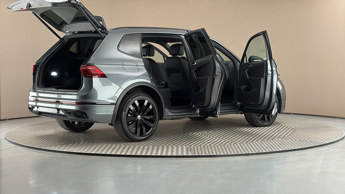 Volkswagen Tiguan Allspace - 6
