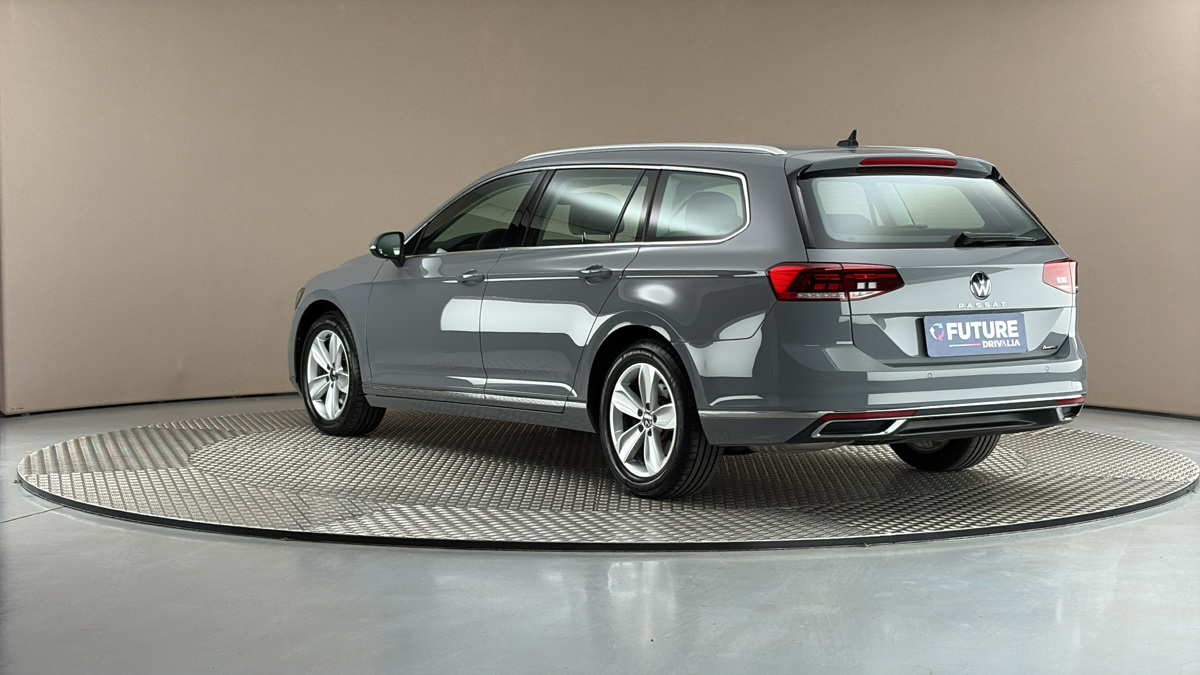 Volkswagen Passat - 2