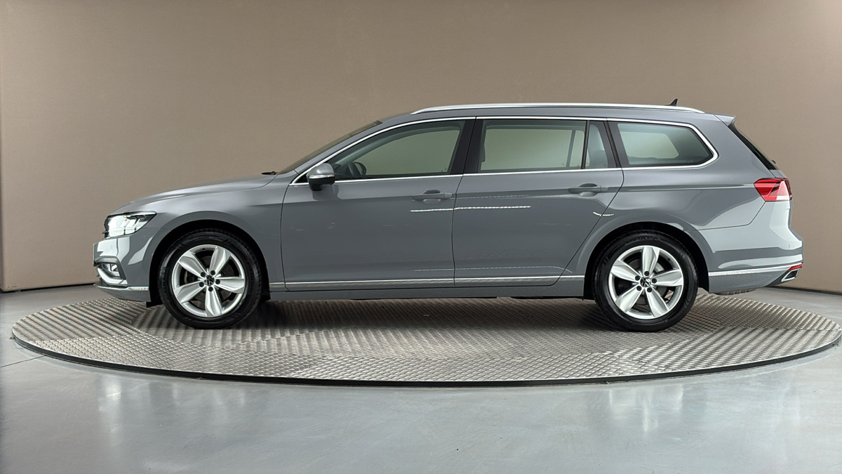 Volkswagen Passat - 4
