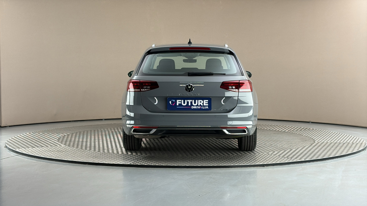 Volkswagen Passat - 5