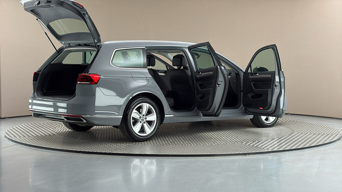 Volkswagen Passat - 6