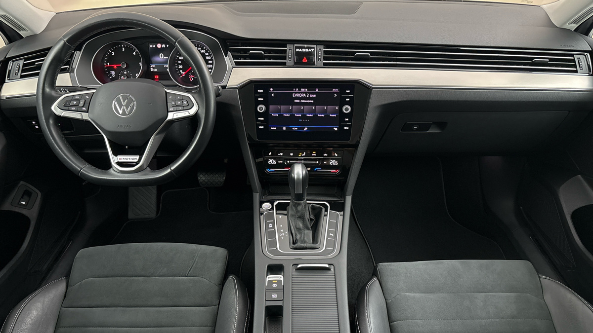 Volkswagen Passat - 8