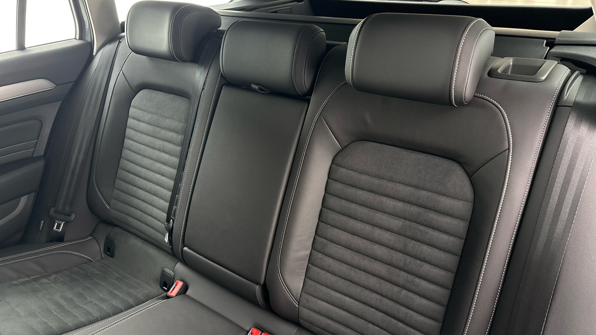 Volkswagen Passat - 16
