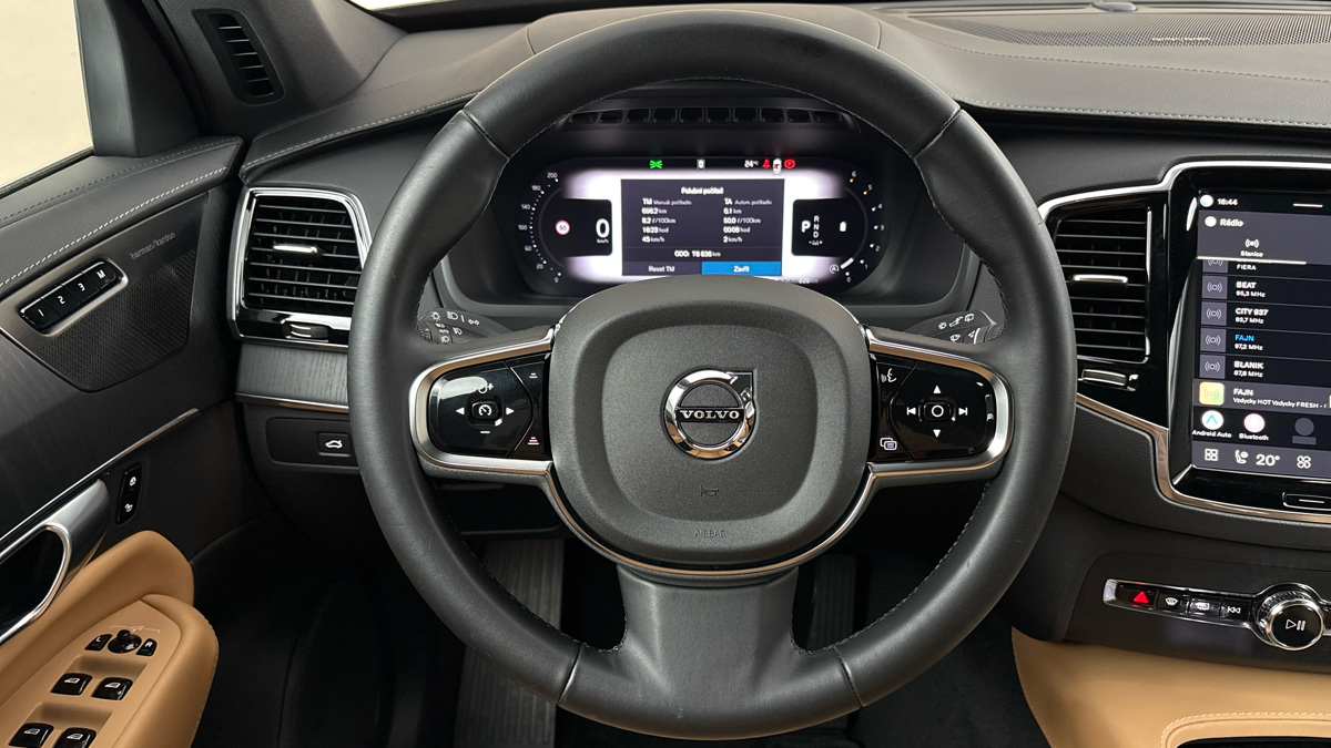 Volvo XC90 - 9