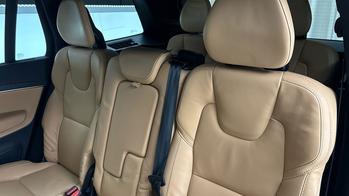 Volvo XC90 - 16