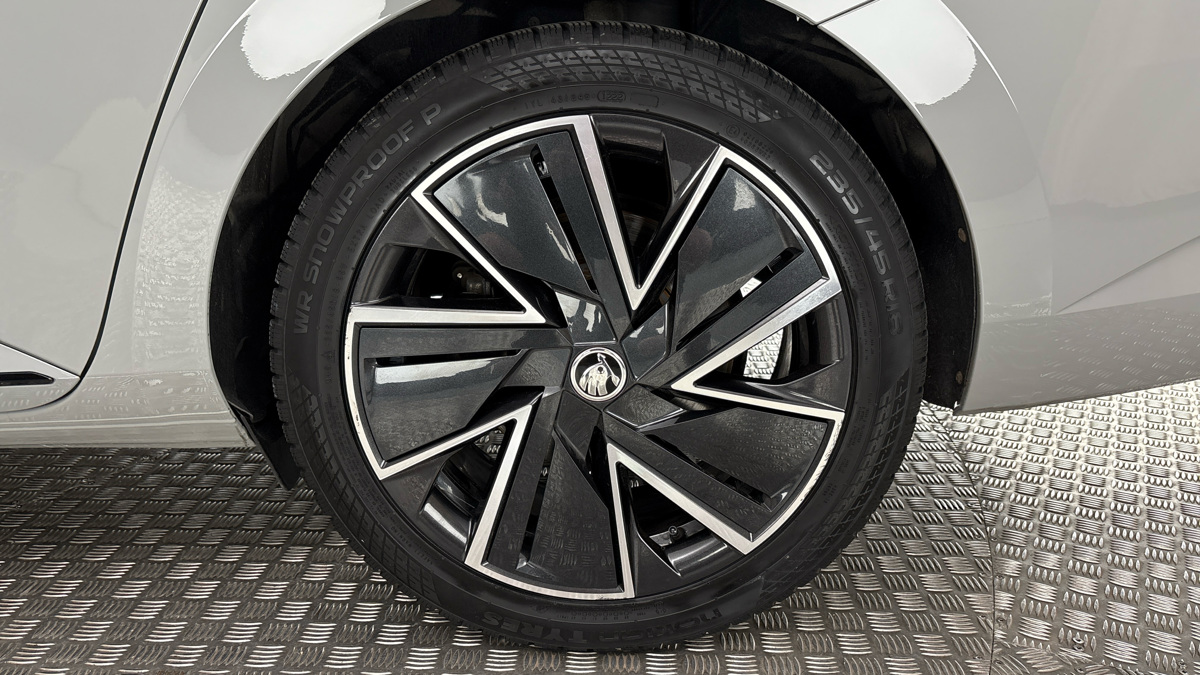 Škoda Superb - 19