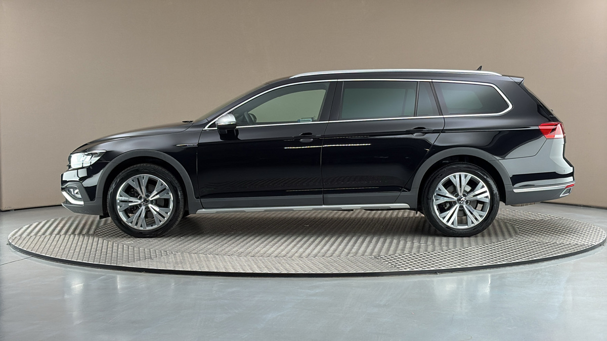 Volkswagen Passat - 4
