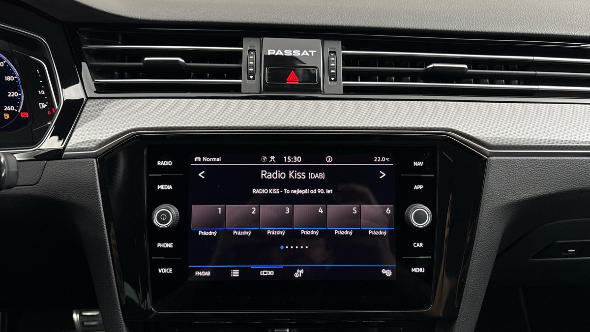 Volkswagen Passat - 11