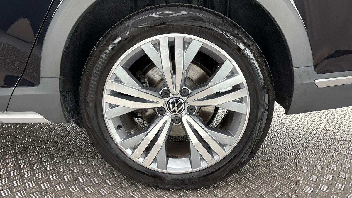 Volkswagen Passat - 19
