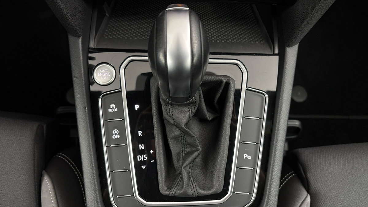 Volkswagen Passat - 24