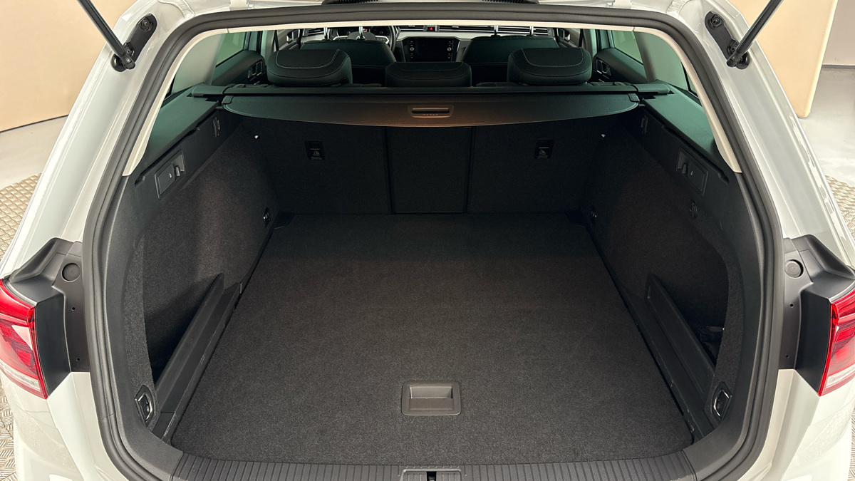 Volkswagen Passat - 17