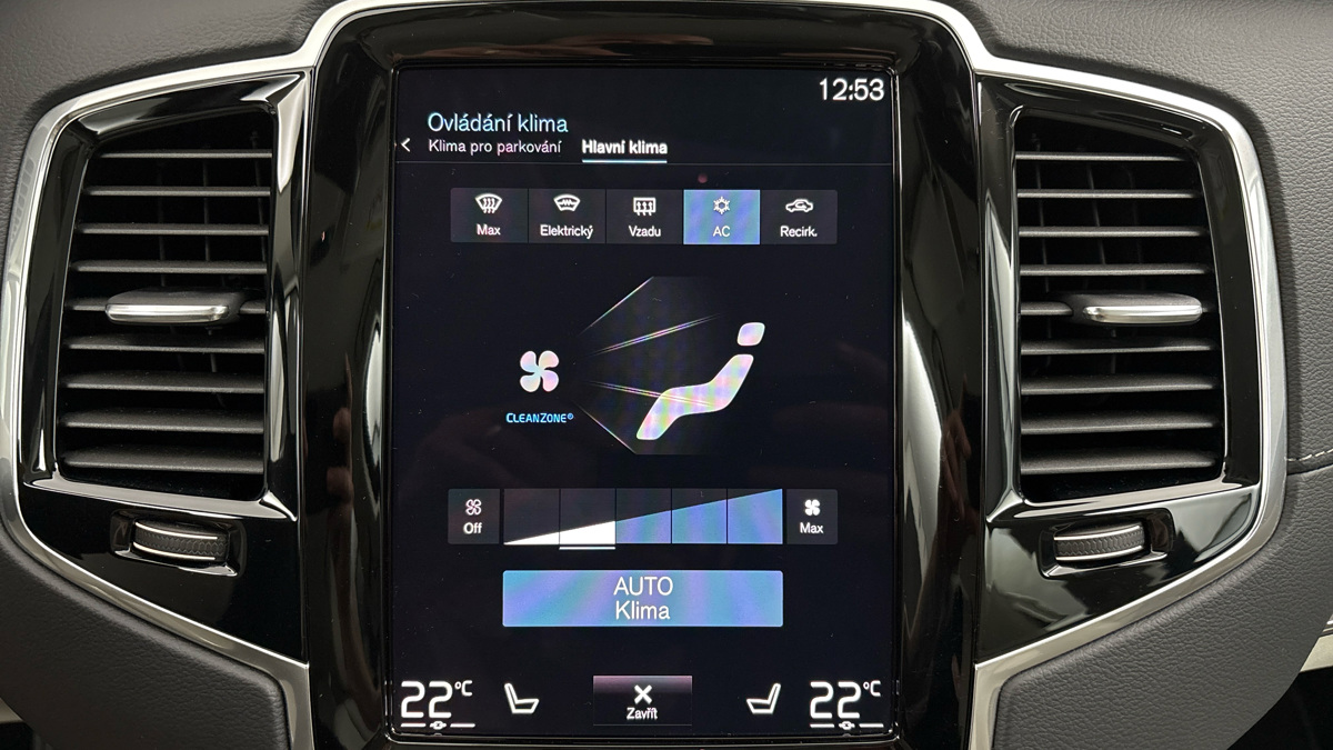 Volvo XC90 - 30