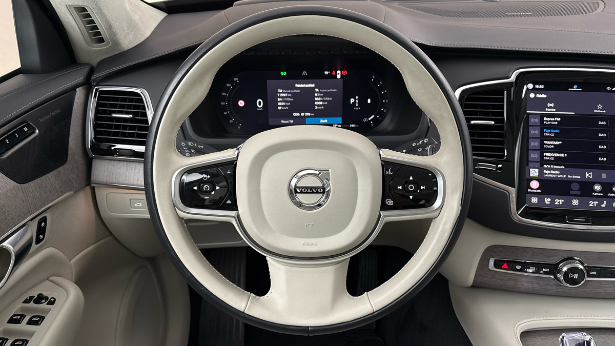 Volvo XC90 - 9