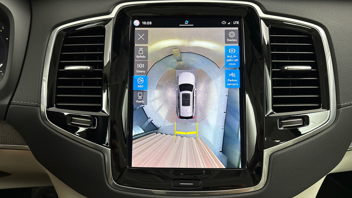 Volvo XC90 - 12
