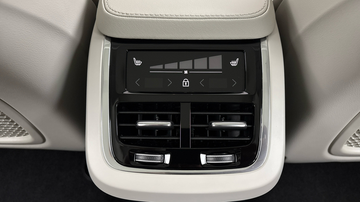 Volvo XC90 - 24