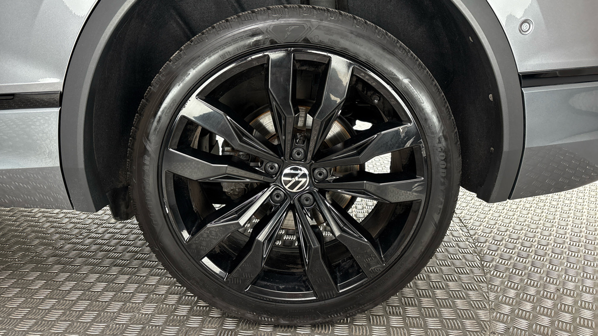 Volkswagen Tiguan Allspace - 19