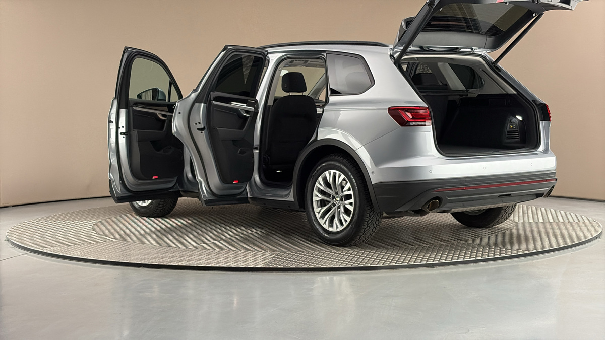 Volkswagen Touareg - 7