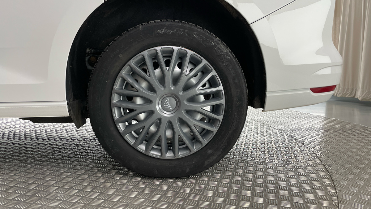 Volkswagen Caddy - 19